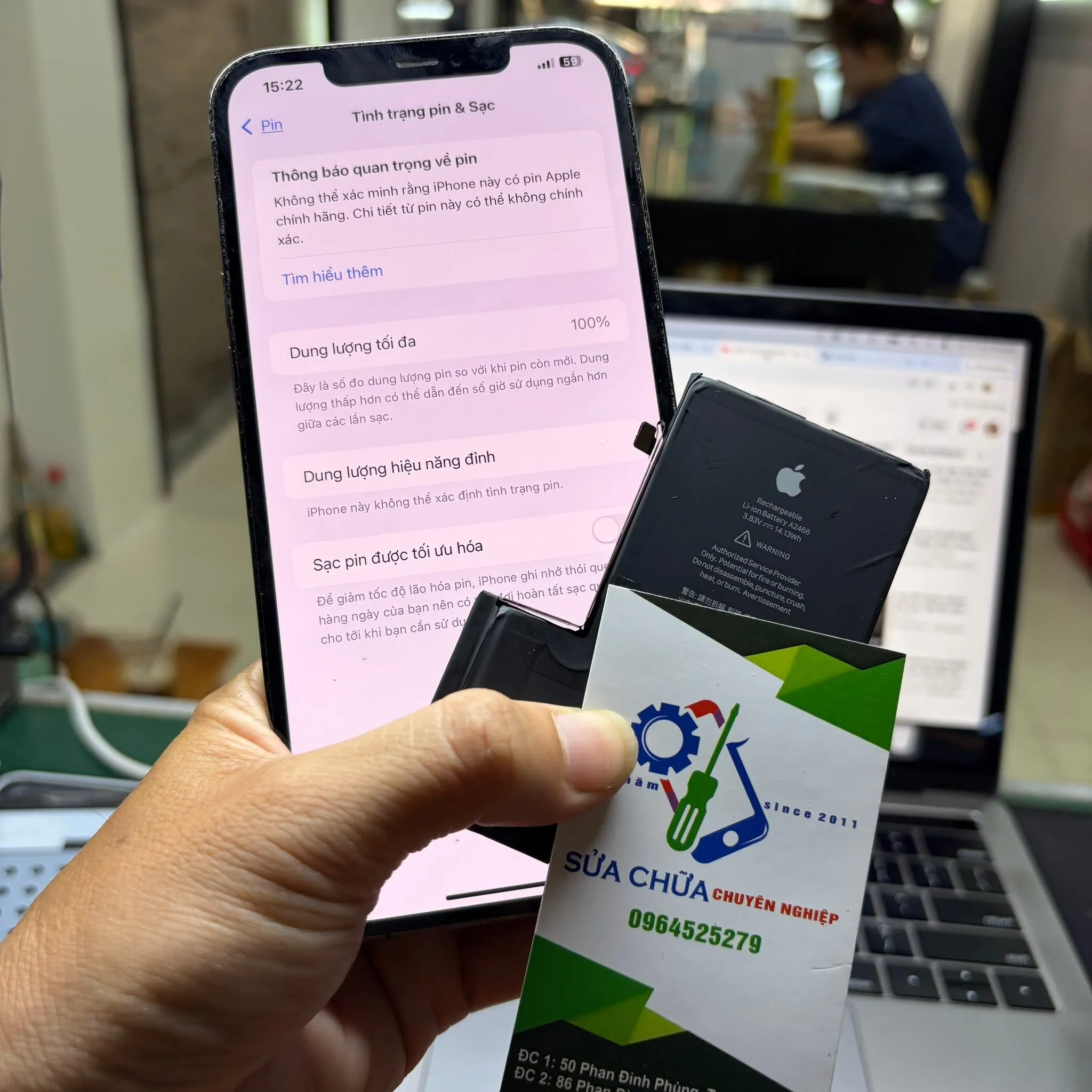 Thay pin iphone 12 Pro max lấy ngay tại Quảng Ng&atilde;i